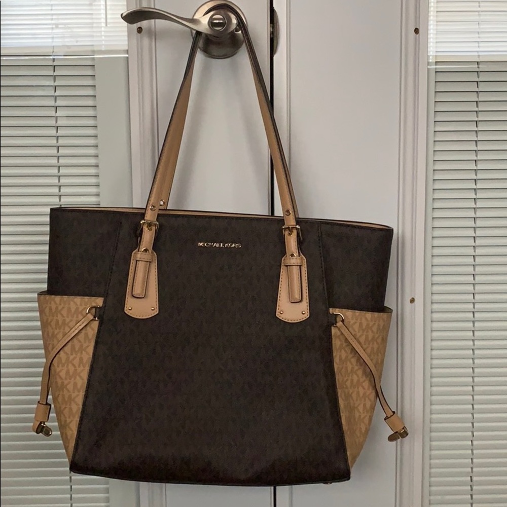 Good condition Michael Kors Bag - Picture 2 of 5